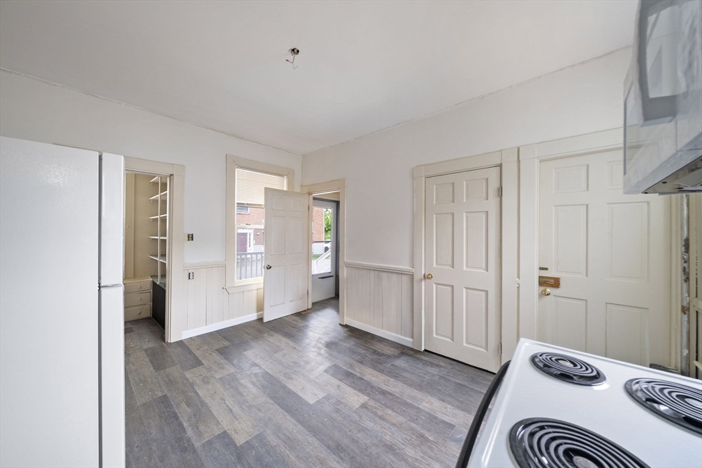 53 Newbury Ave # 1