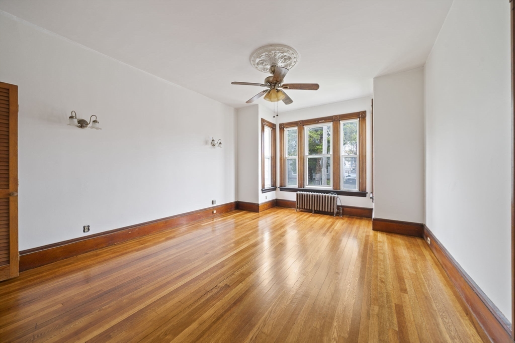 53 Newbury Ave # 1