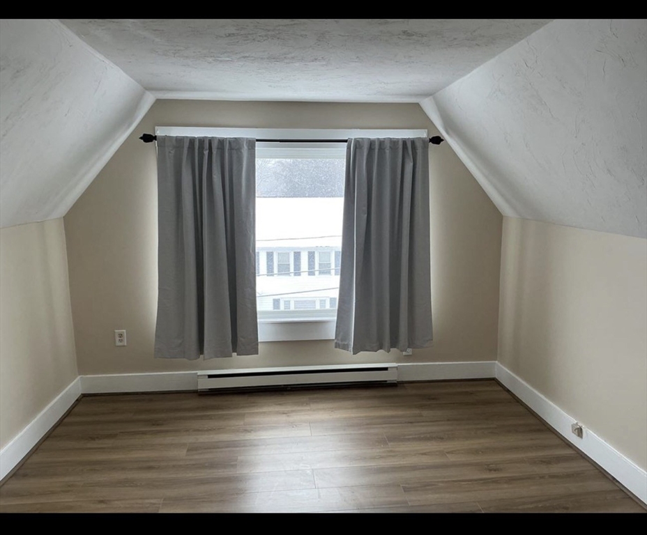 28 Russell St # 3