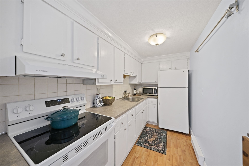 179 Presidents Ln # 3J