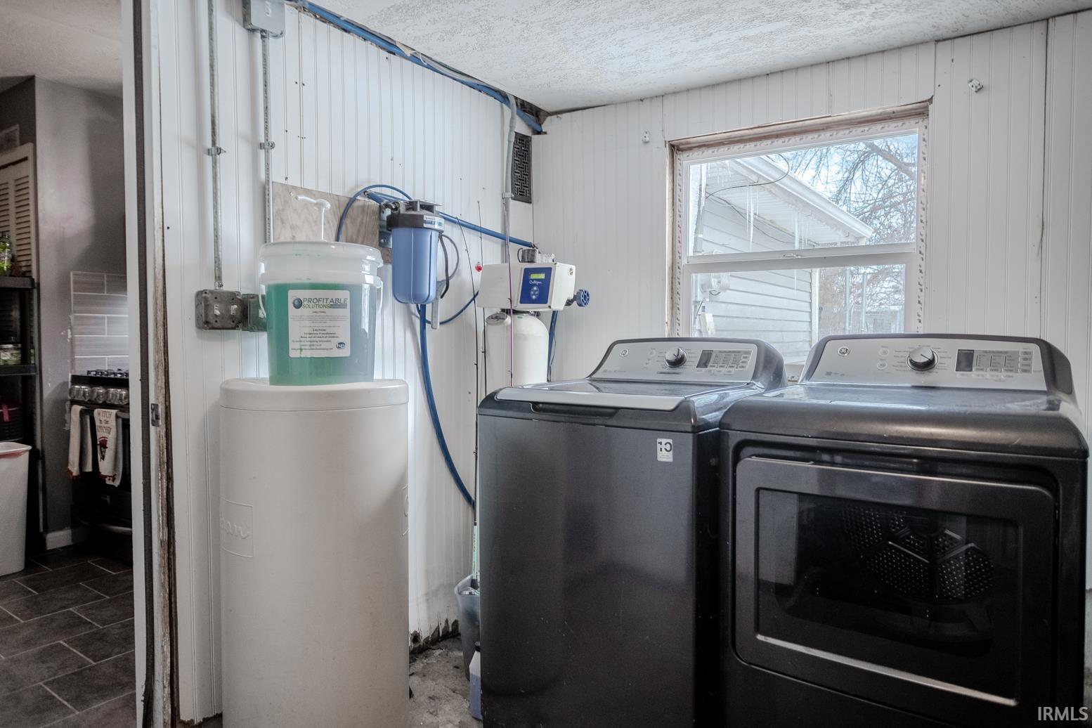 3605 Rosslyn Drive