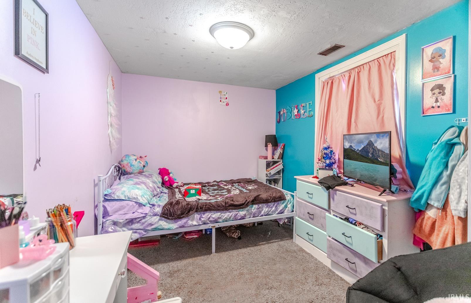 3605 Rosslyn Drive