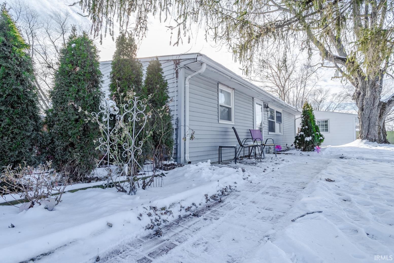 3605 Rosslyn Drive