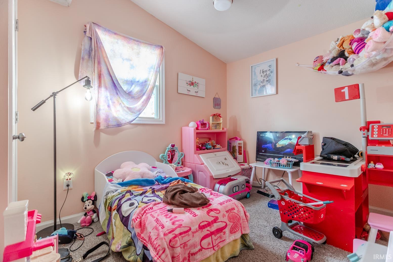 3605 Rosslyn Drive