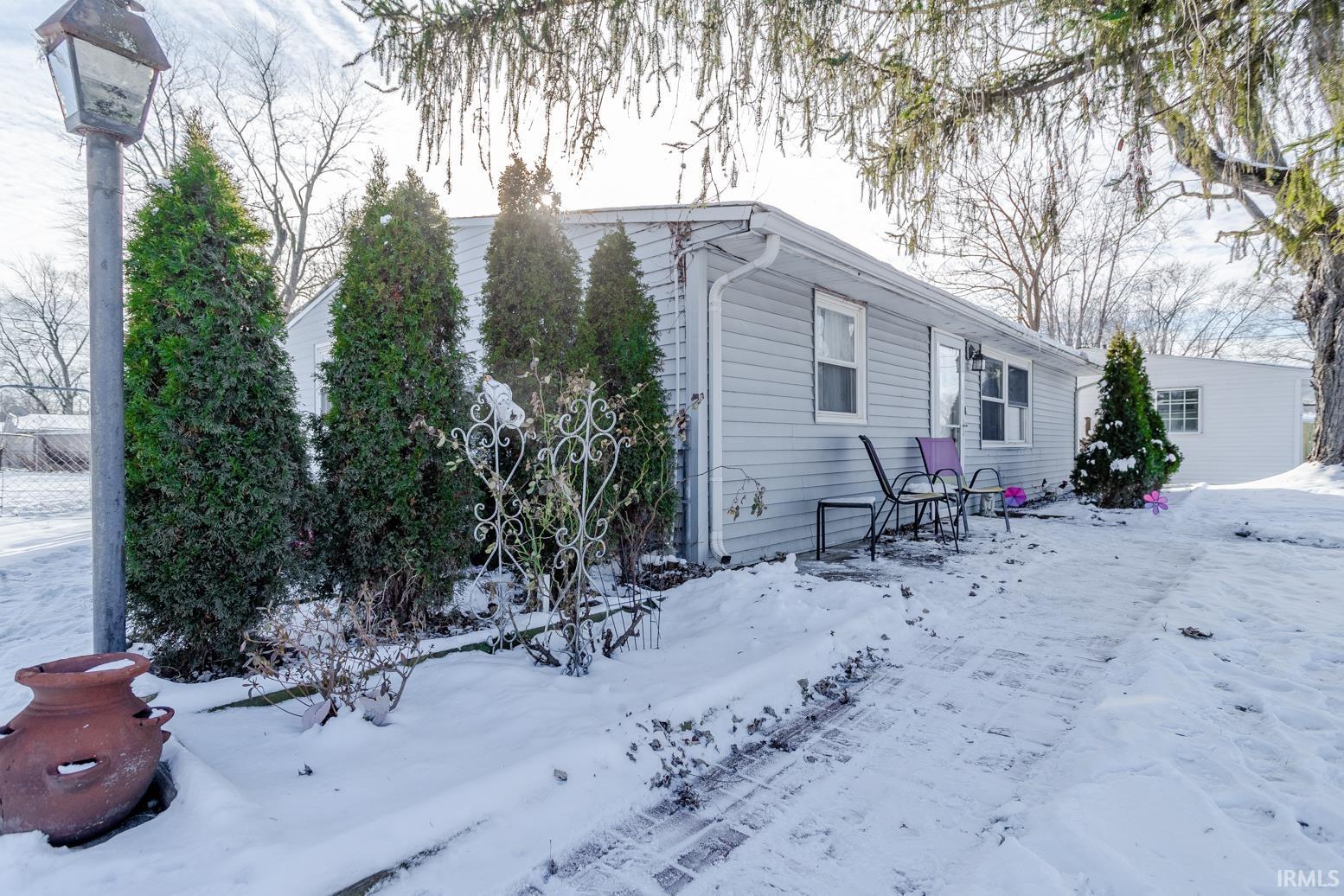 3605 Rosslyn Drive