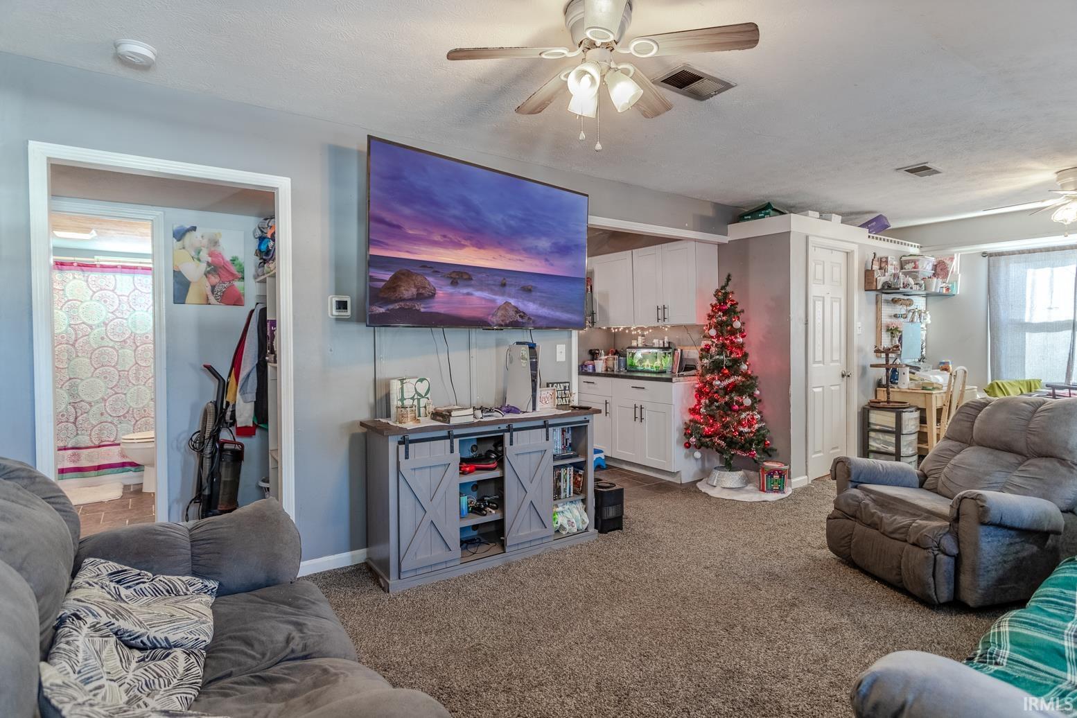 3605 Rosslyn Drive