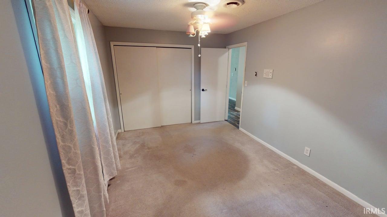 3018 E 925 South Crossroad