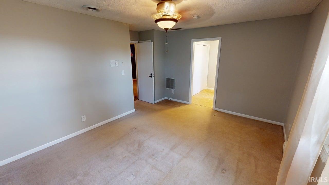 3018 E 925 South Crossroad