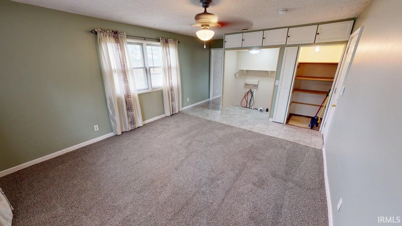 3018 E 925 South Crossroad