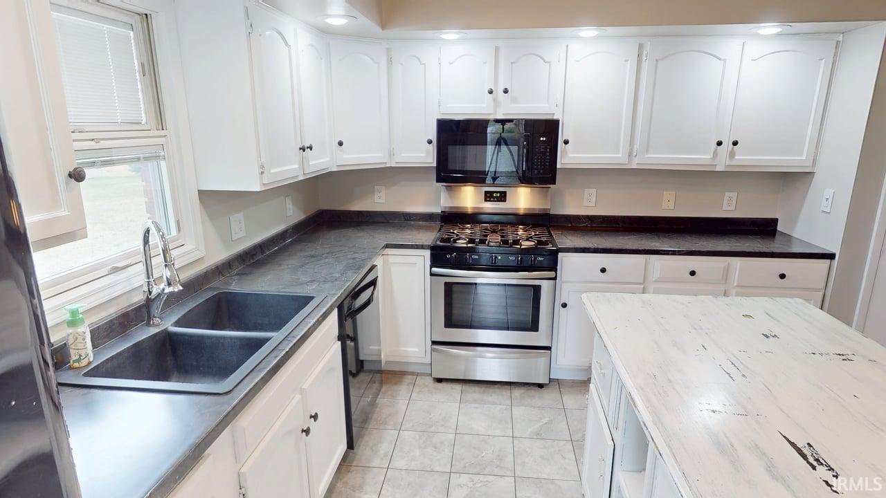 3018 E 925 South Crossroad