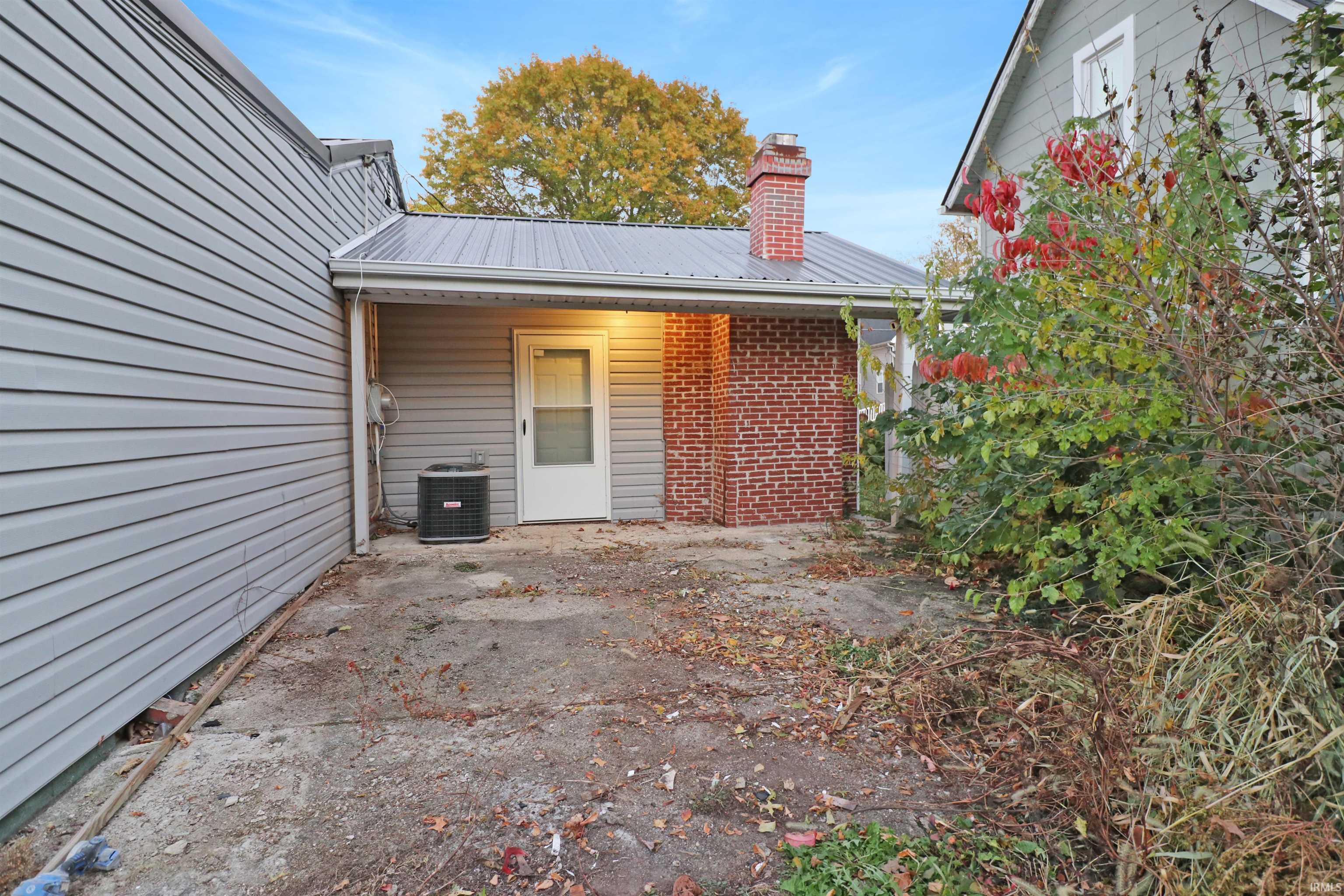 261 N East Street