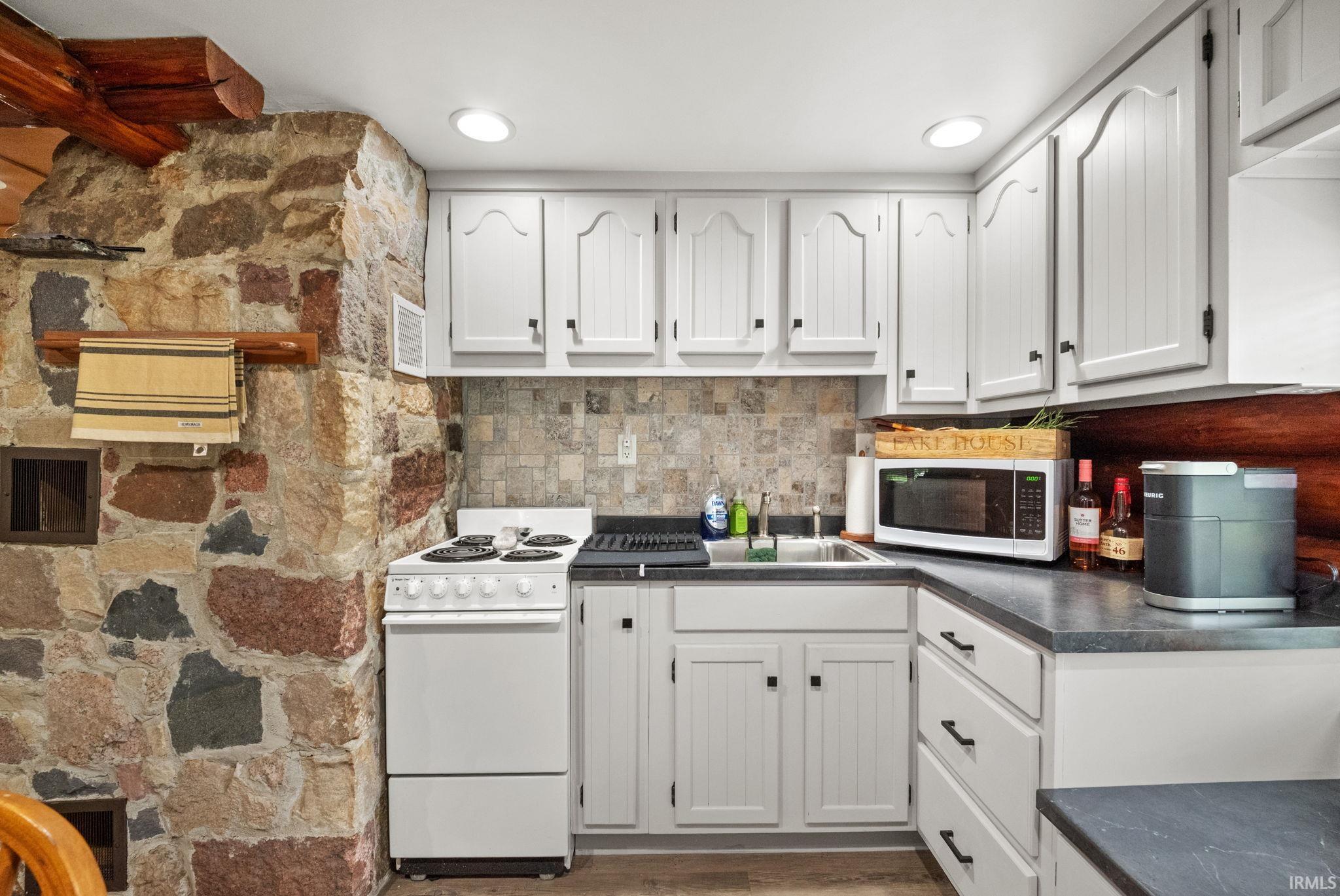 5031 N Canyon Loop