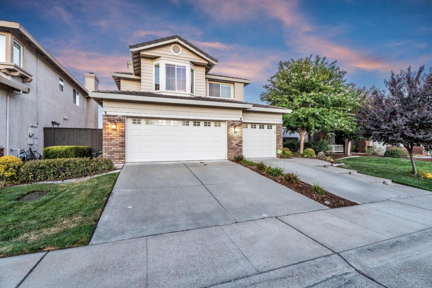 1445 Mayfield Street