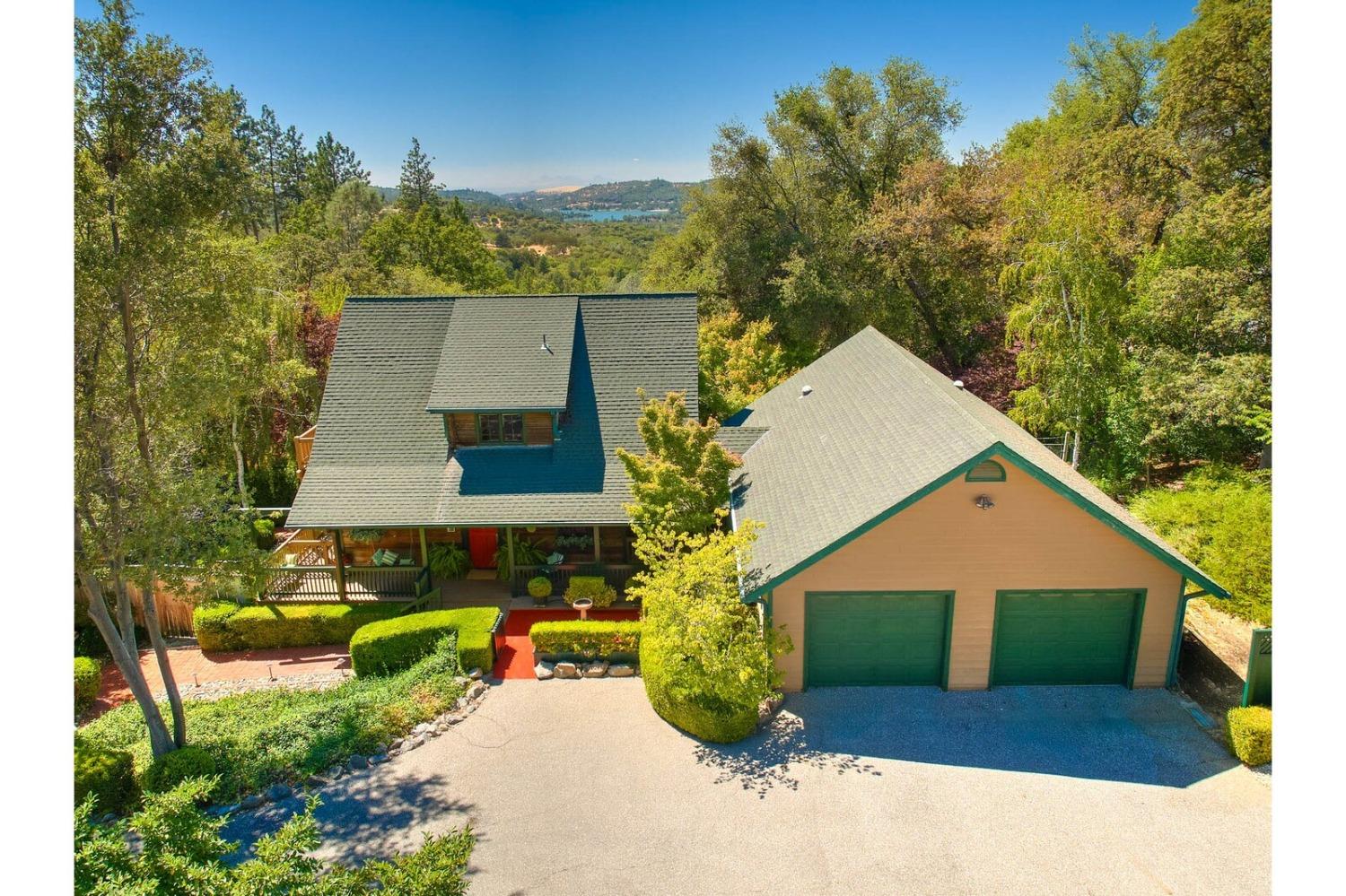 11560 Meadow View Way