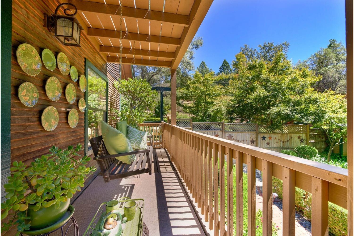 11560 Meadow View Way