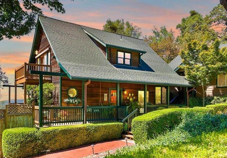 11560 Meadow View Way