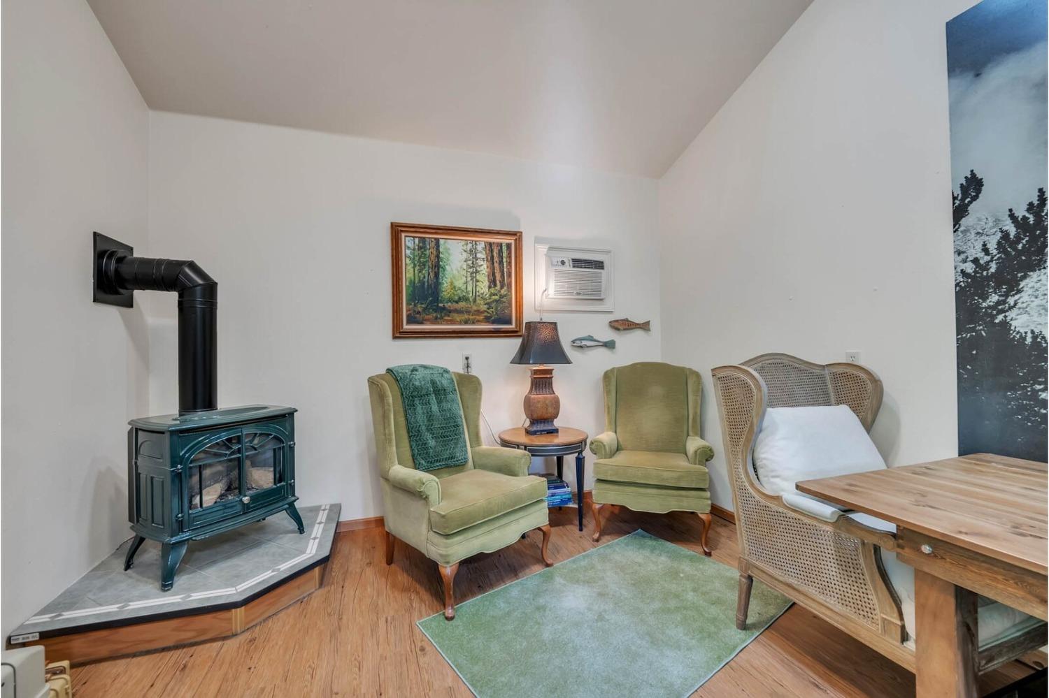 11560 Meadow View Way