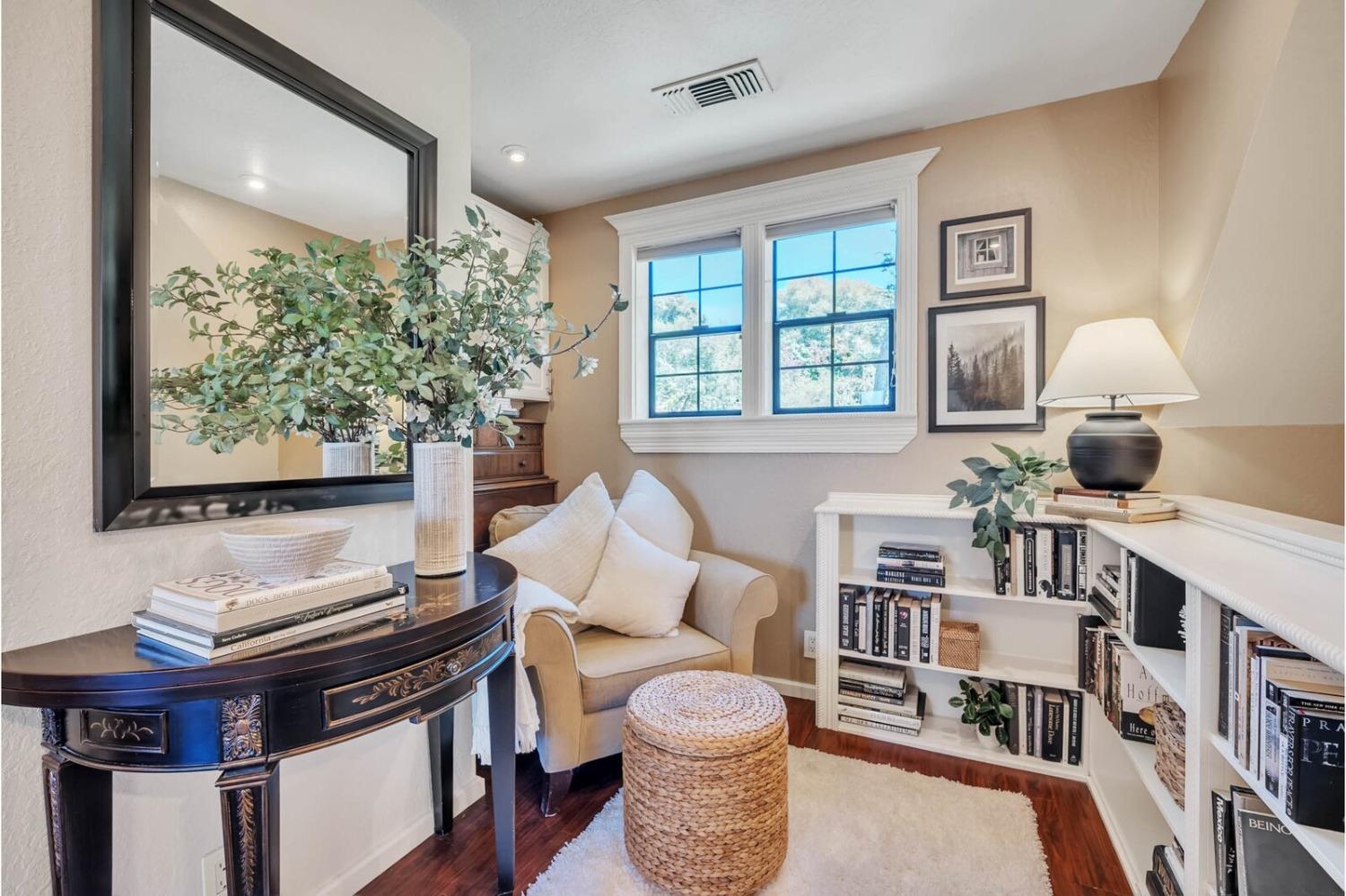 11560 Meadow View Way