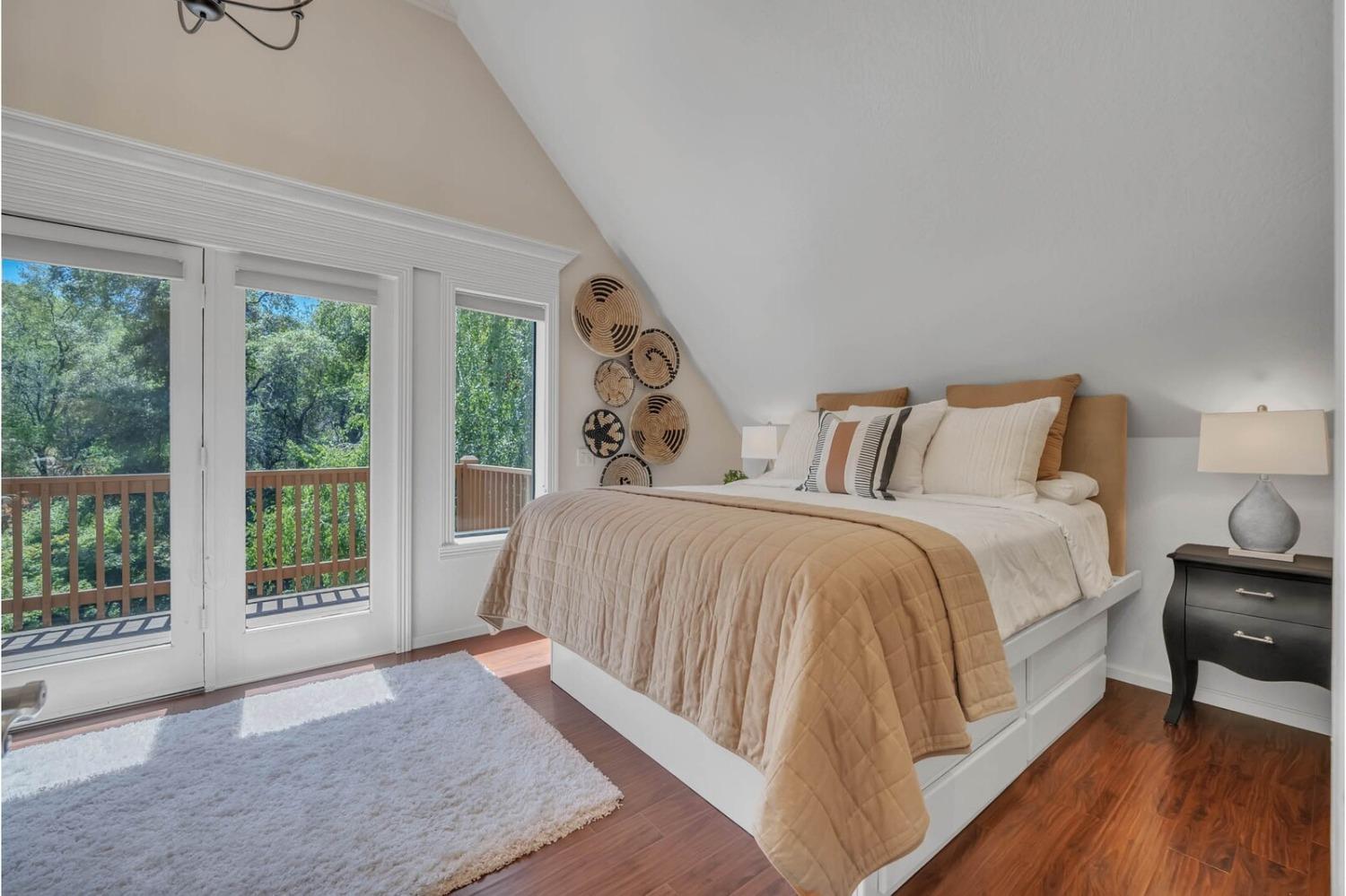 11560 Meadow View Way