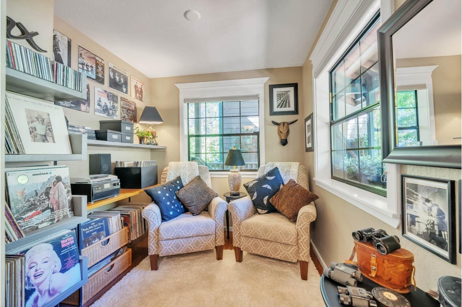 11560 Meadow View Way