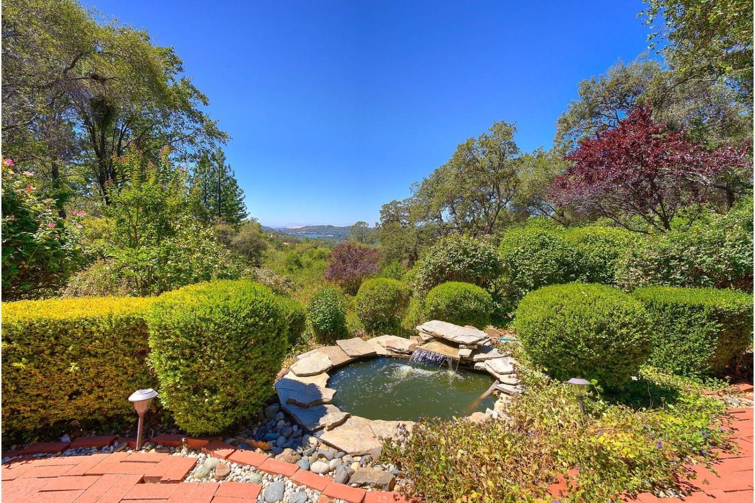 11560 Meadow View Way