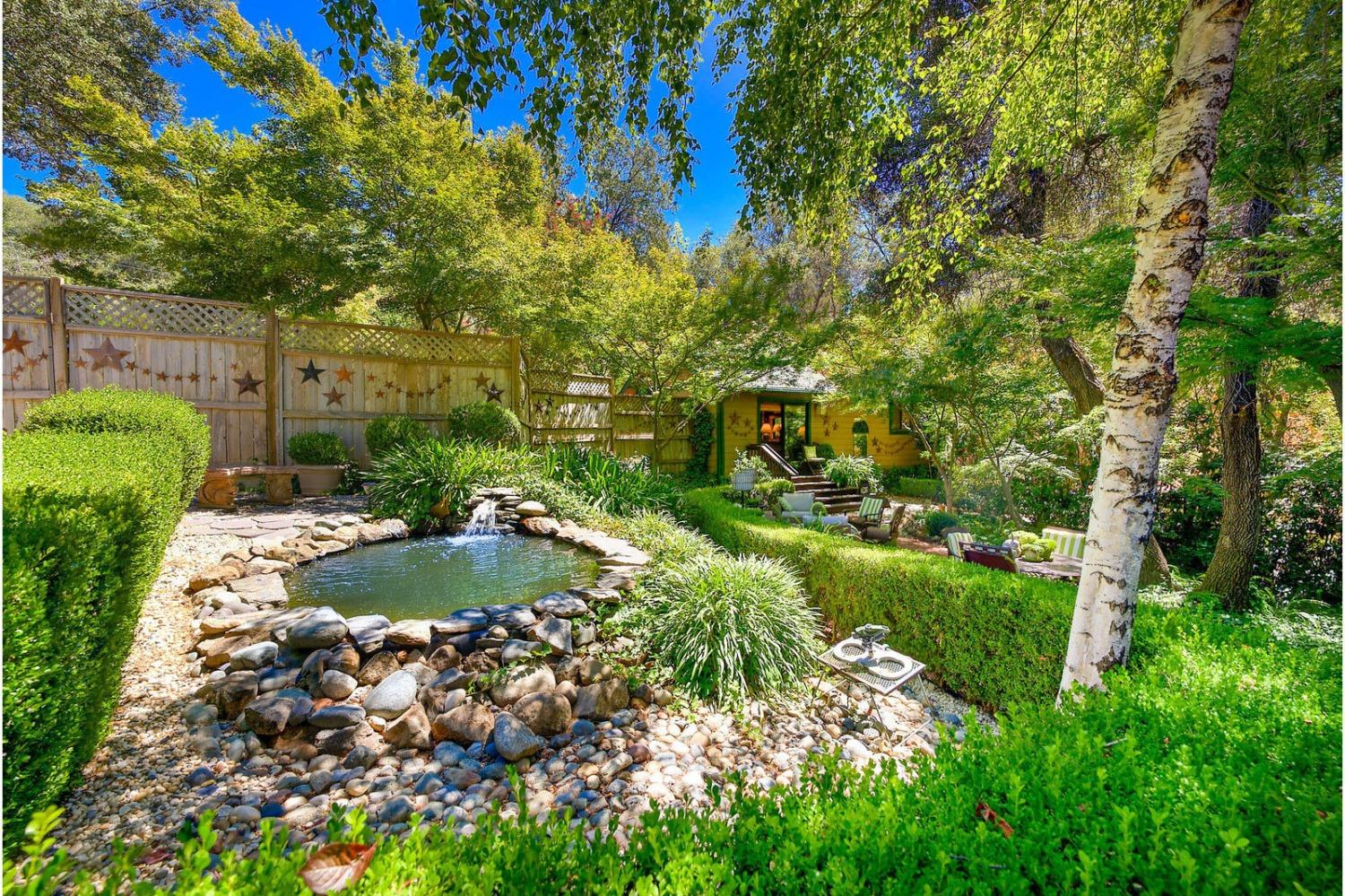 11560 Meadow View Way