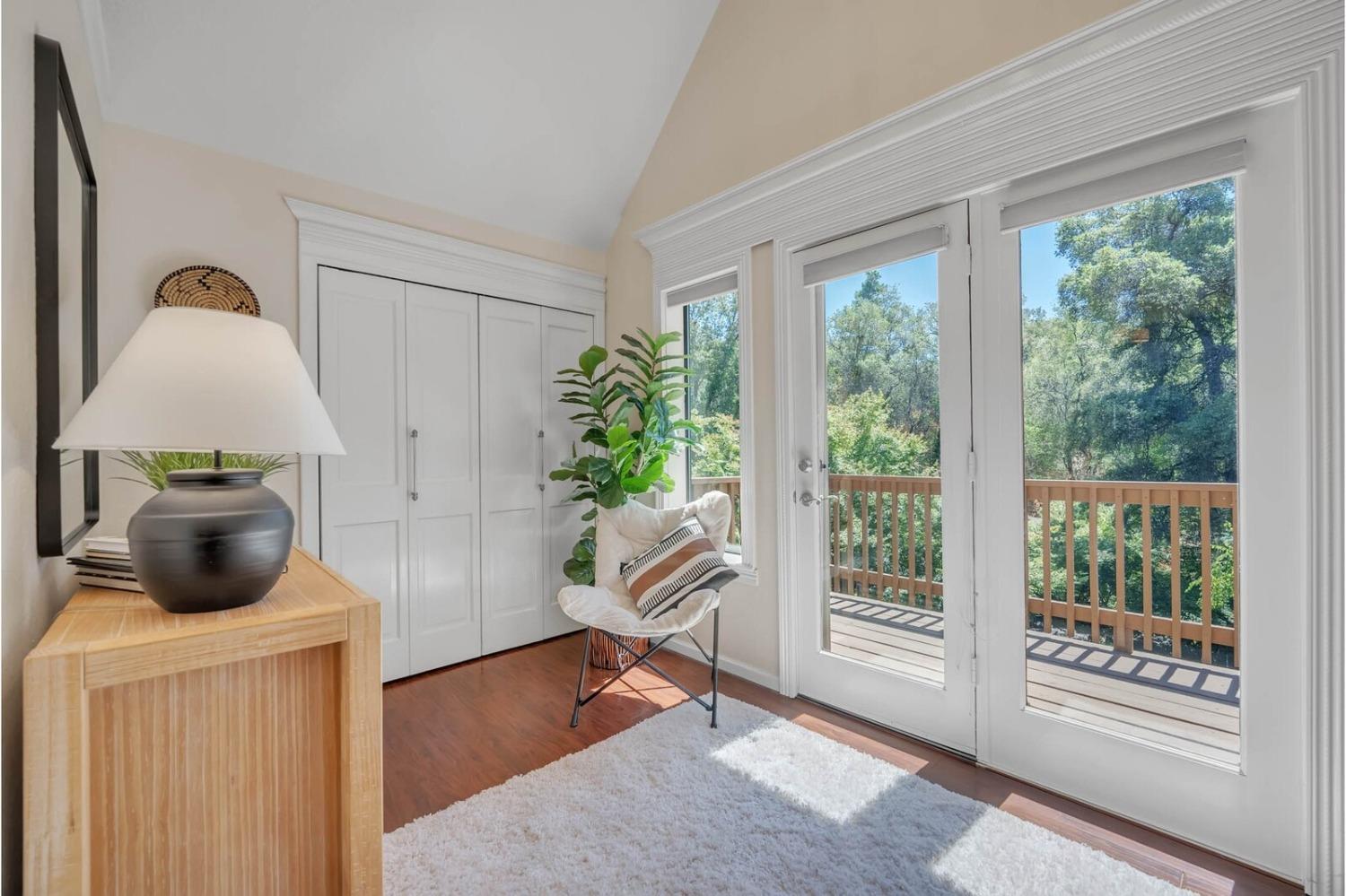 11560 Meadow View Way