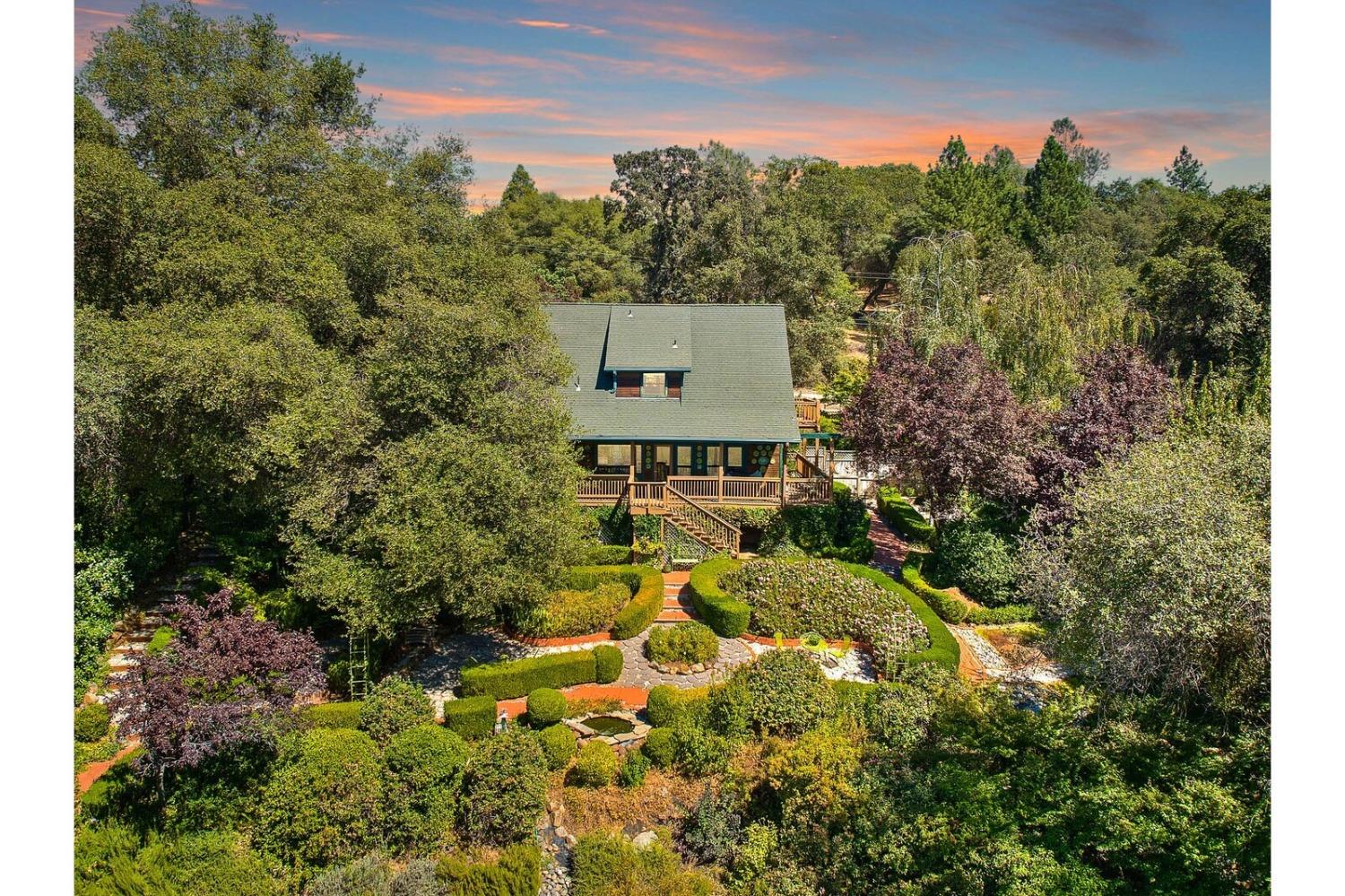 11560 Meadow View Way