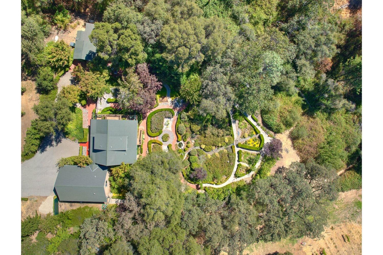 11560 Meadow View Way