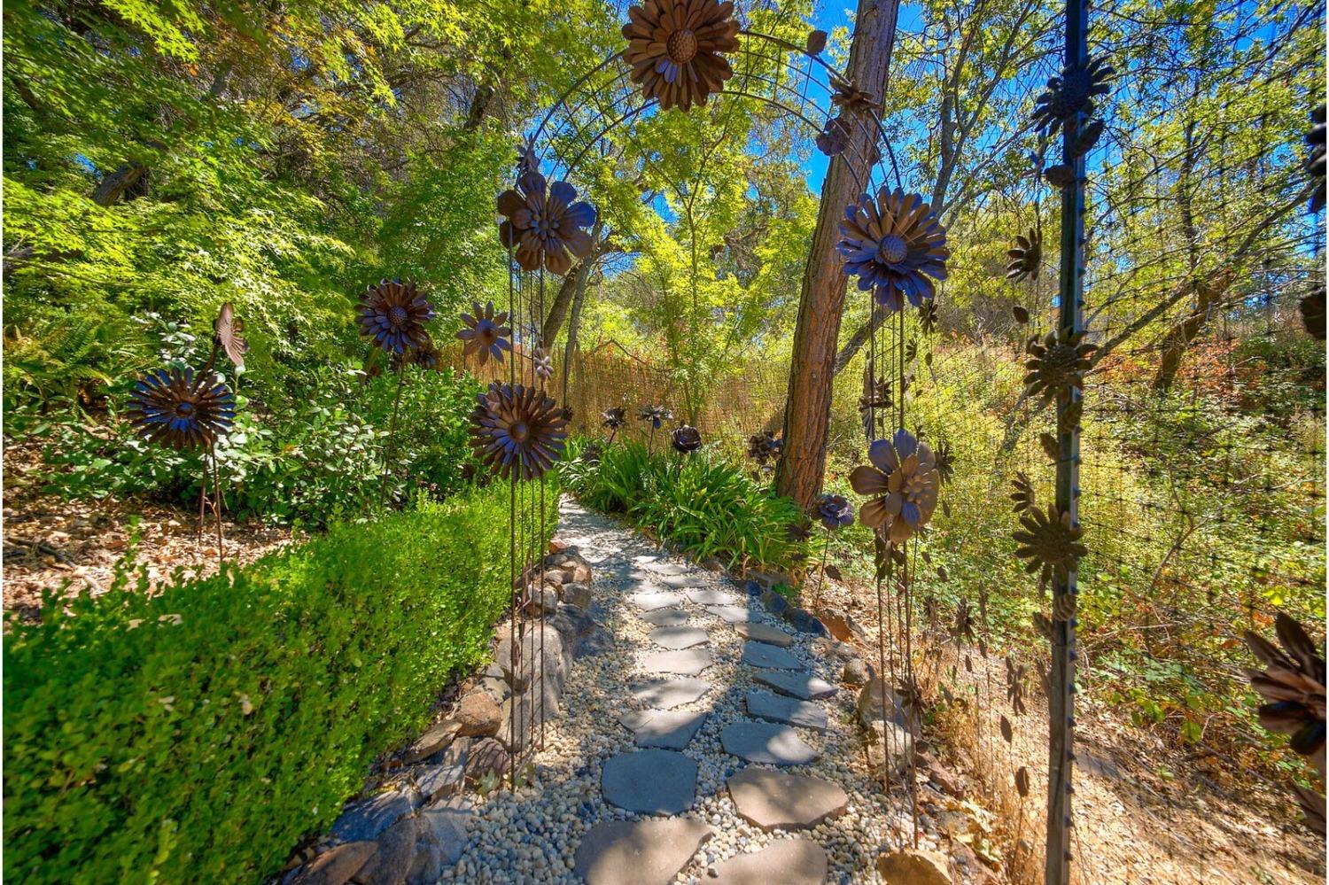 11560 Meadow View Way