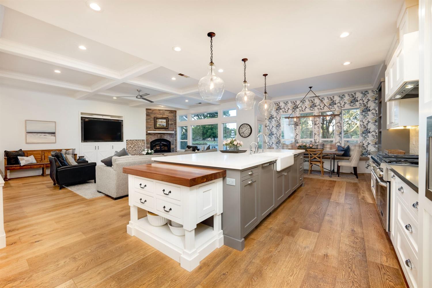 4449 Blackberry Lane