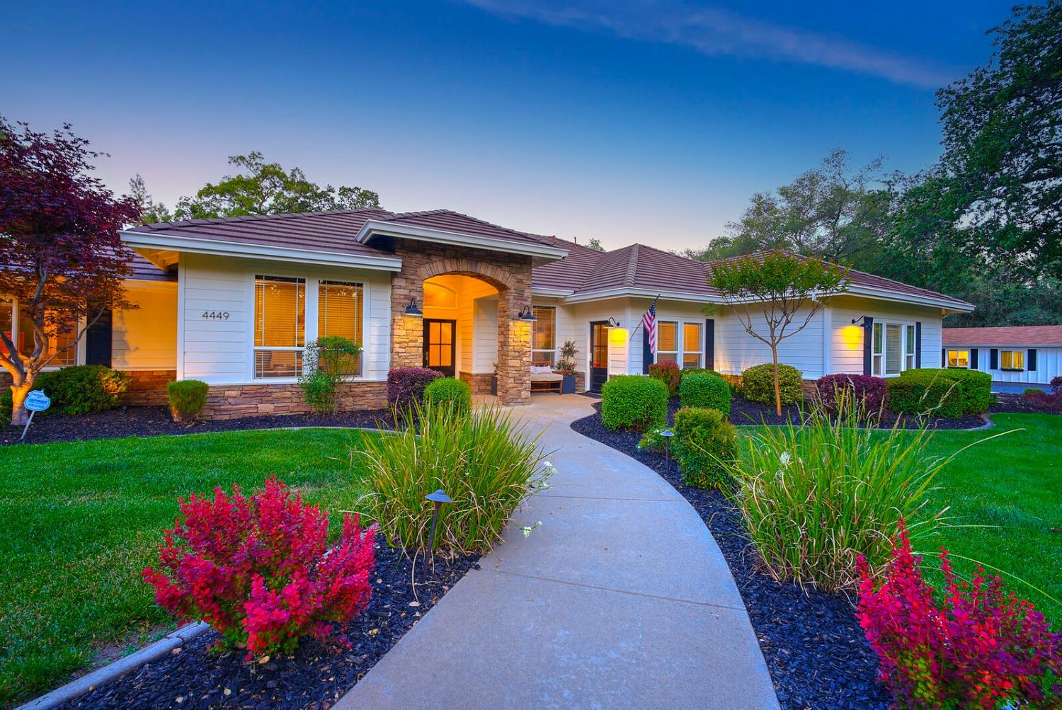 4449 Blackberry Lane