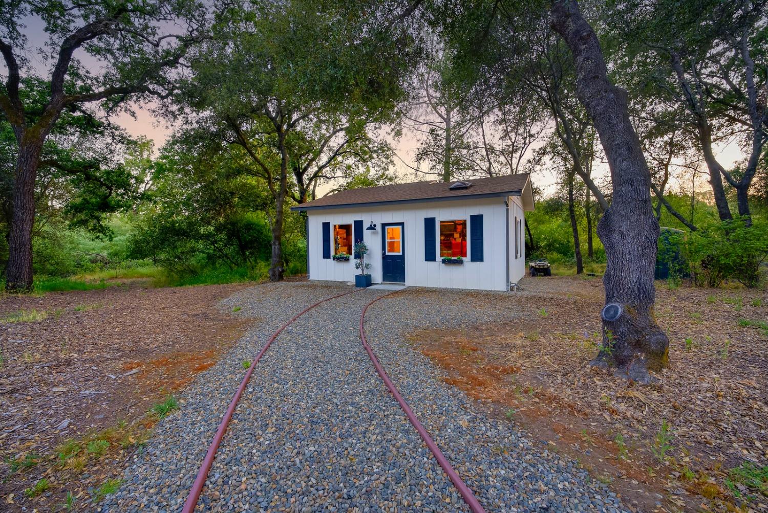 4449 Blackberry Lane