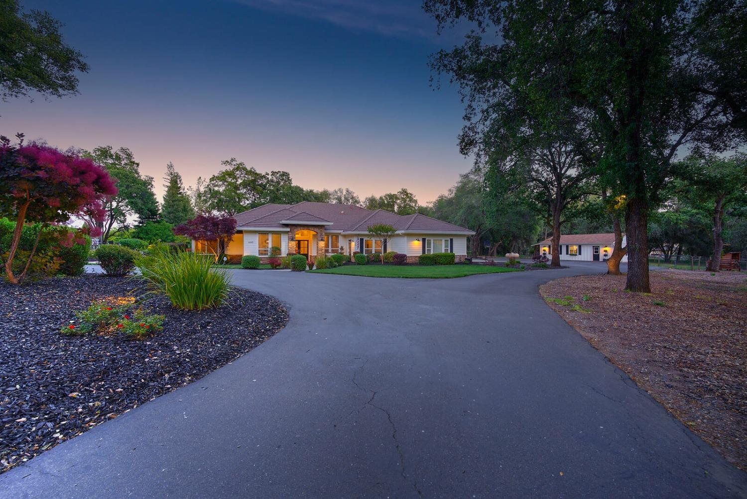 4449 Blackberry Lane