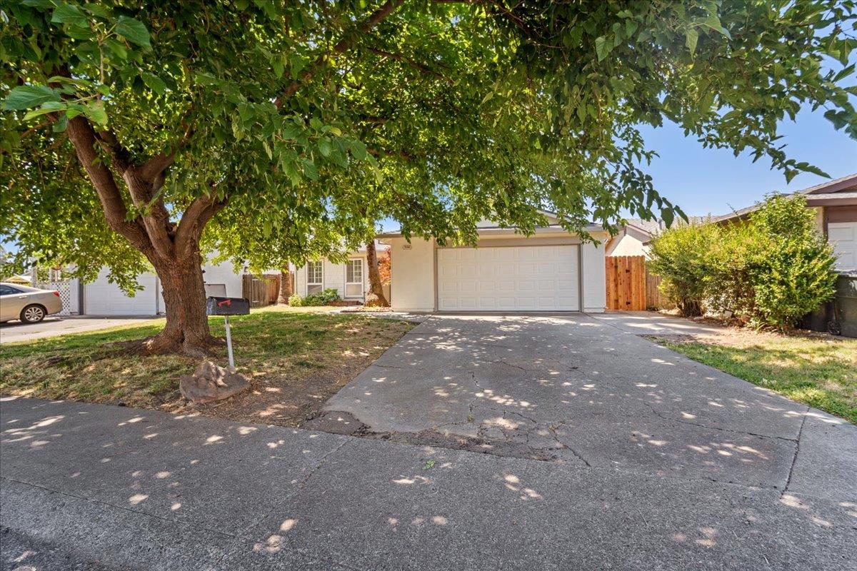 7104 Catamaran Drive