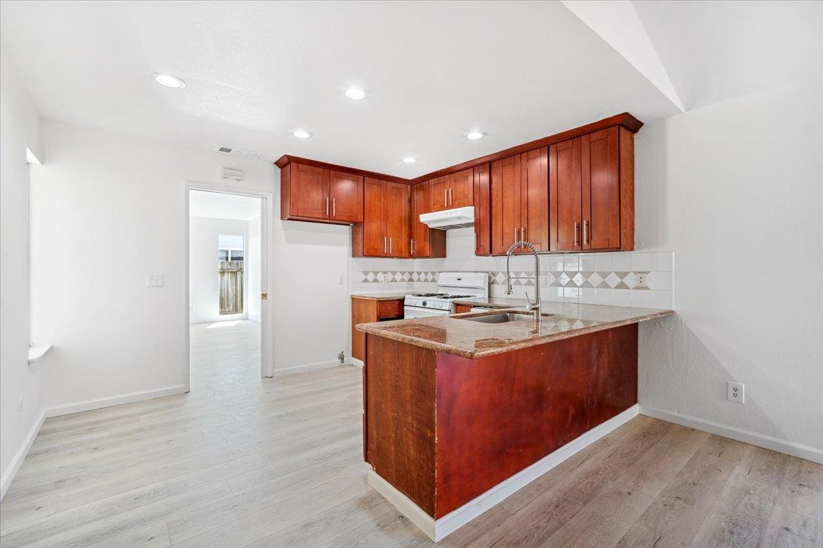 7104 Catamaran Drive