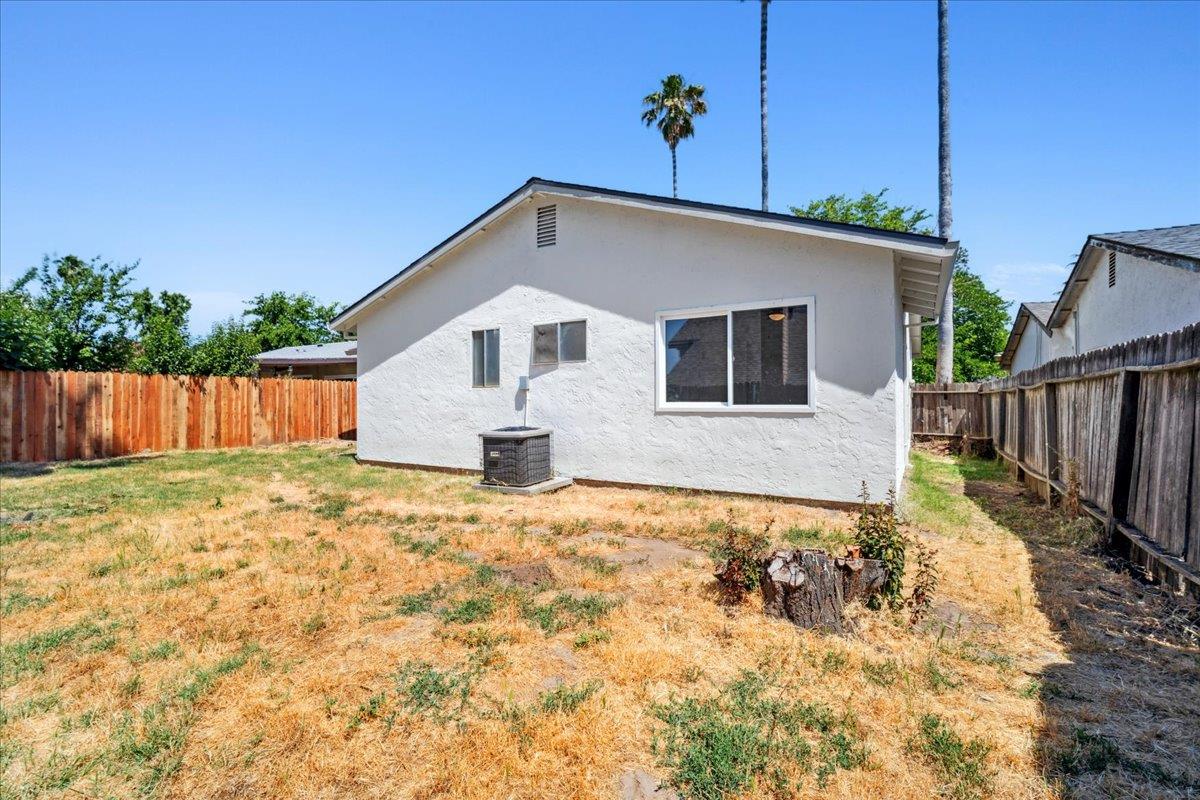 7104 Catamaran Drive