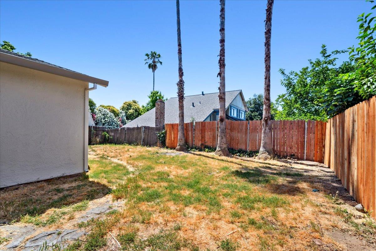 7104 Catamaran Drive