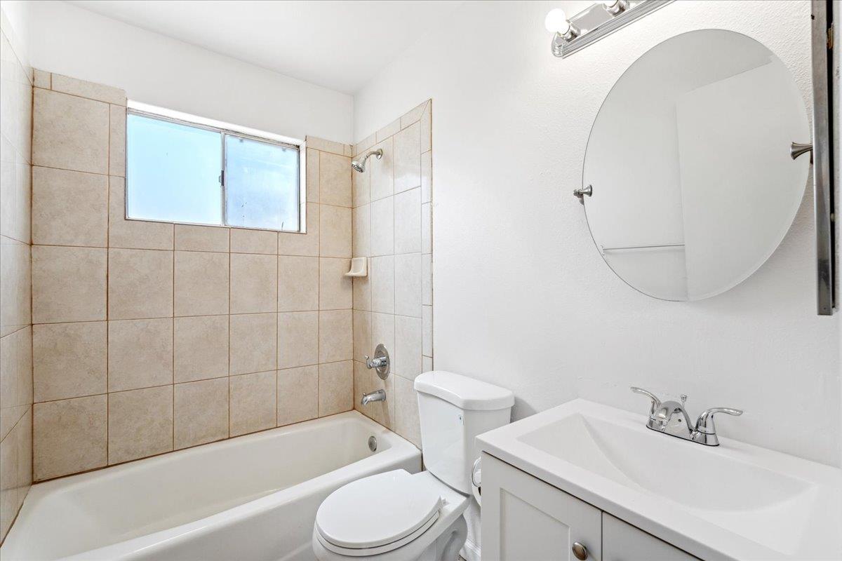 7104 Catamaran Drive