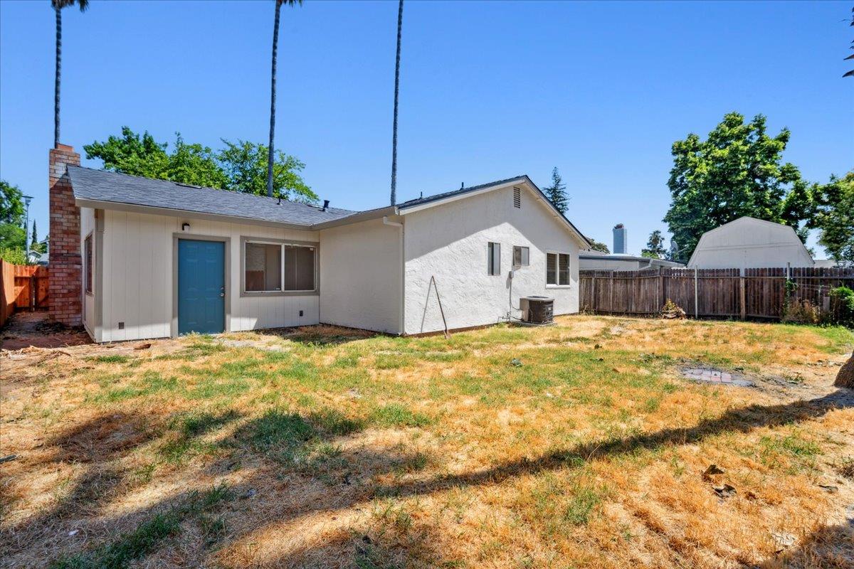 7104 Catamaran Drive