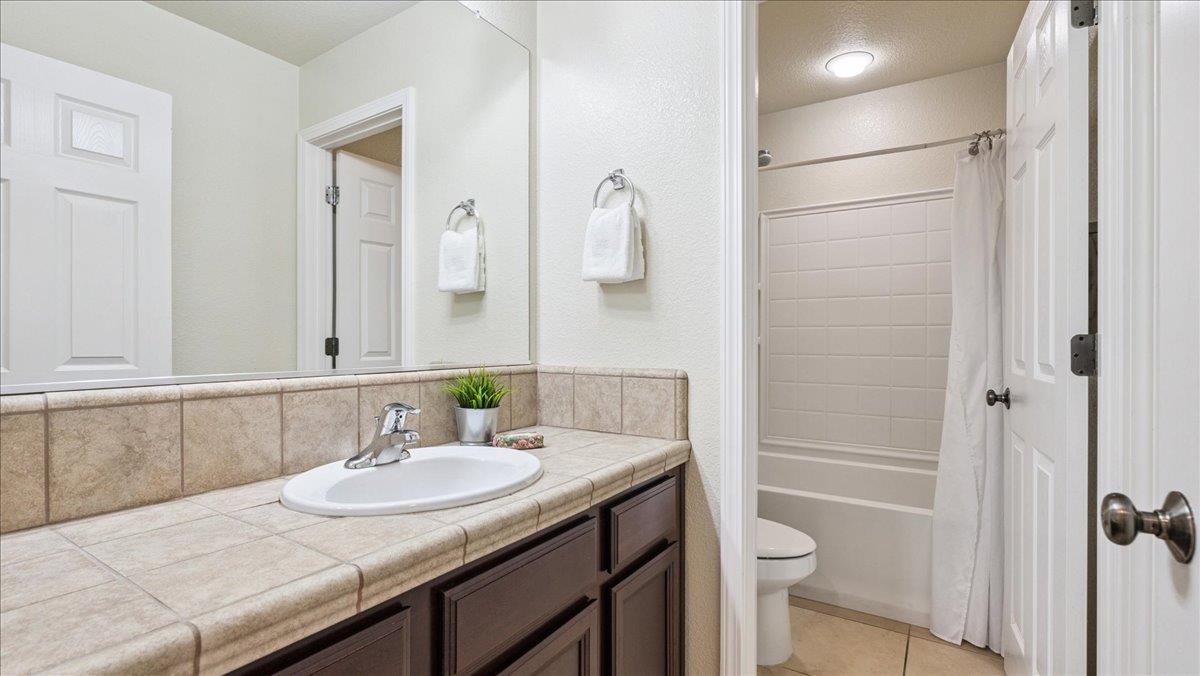 1432 Eaglesfield Lane