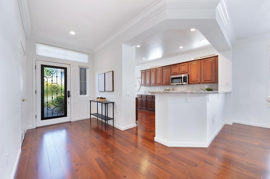 7552 School House Lane