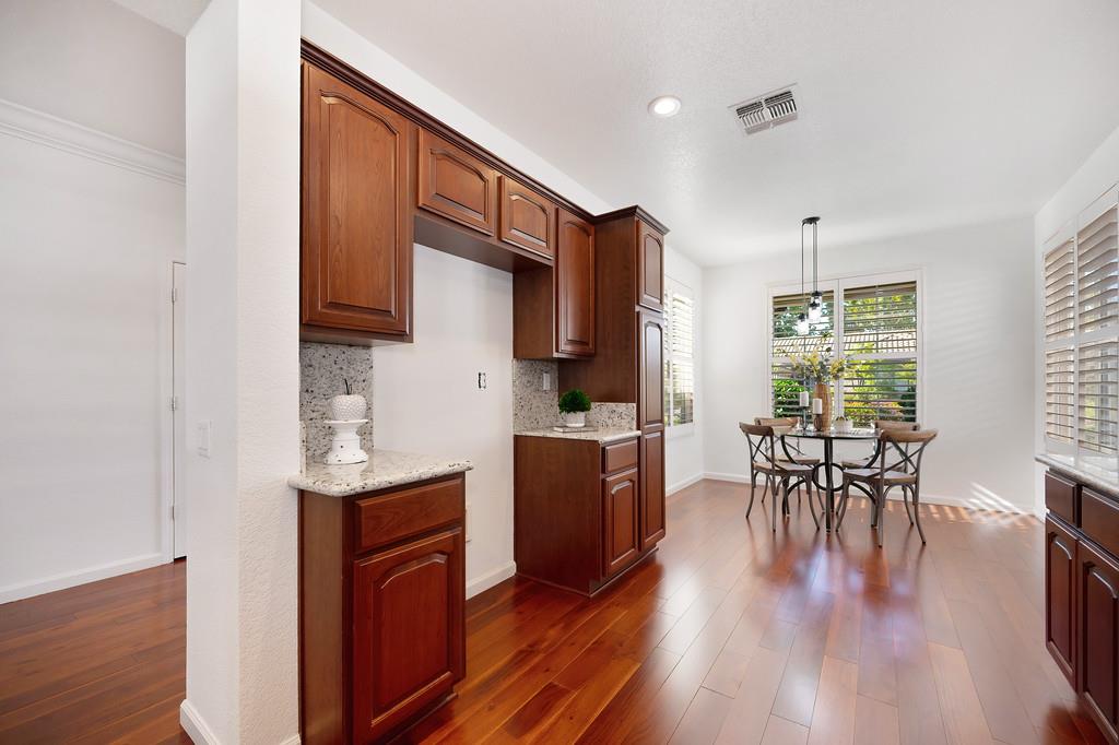 7552 School House Lane