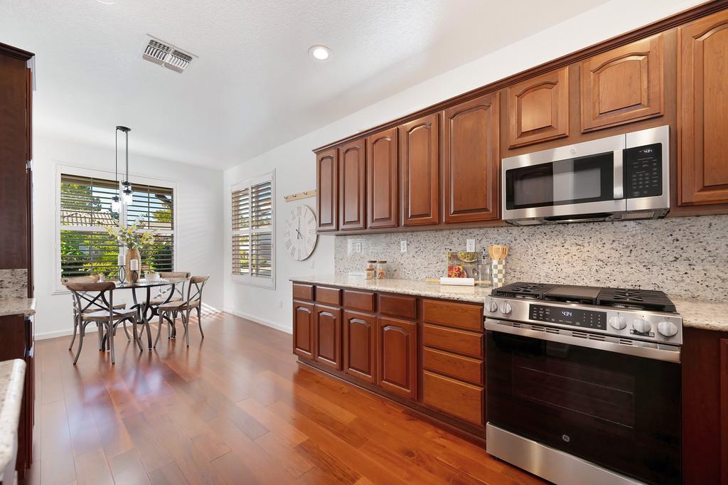 7552 School House Lane