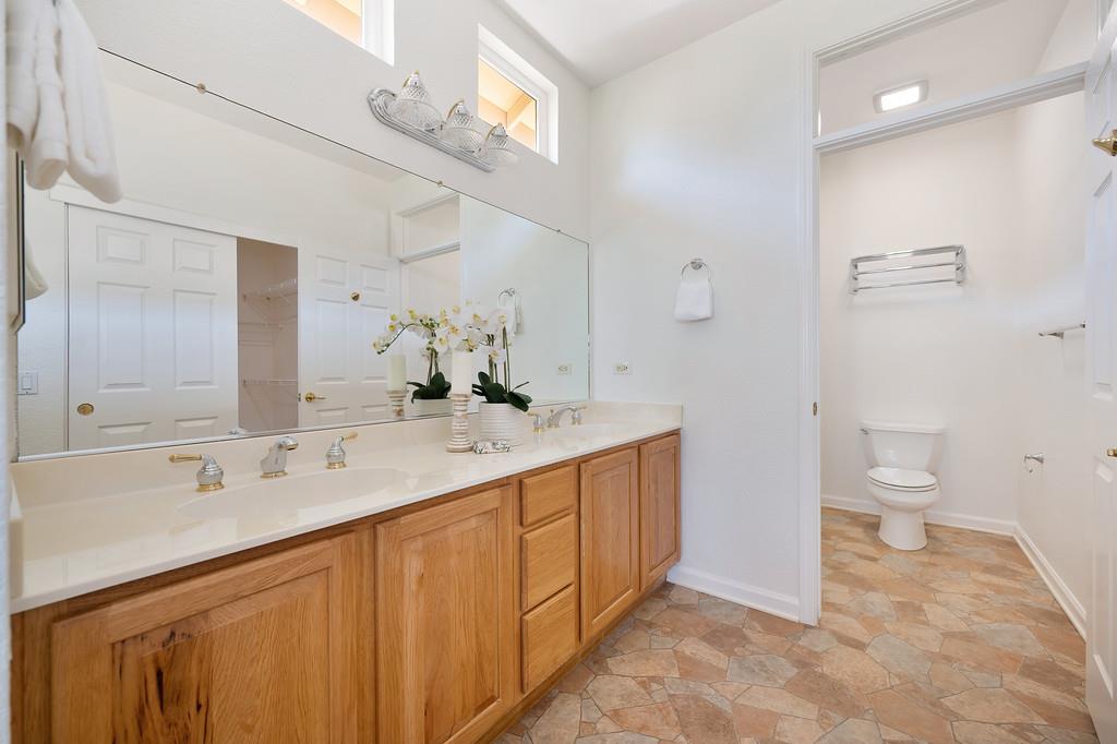 7552 School House Lane