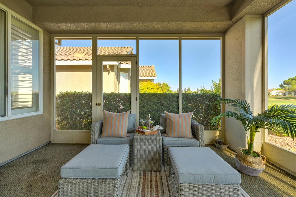 7552 School House Lane