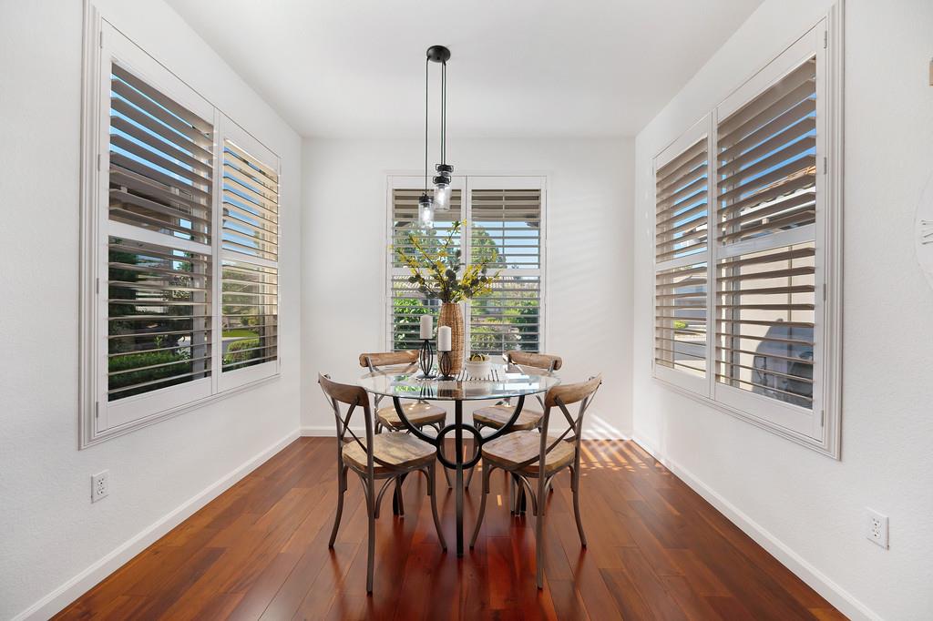 7552 School House Lane