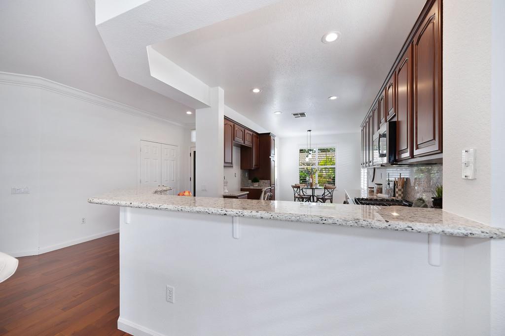 7552 School House Lane