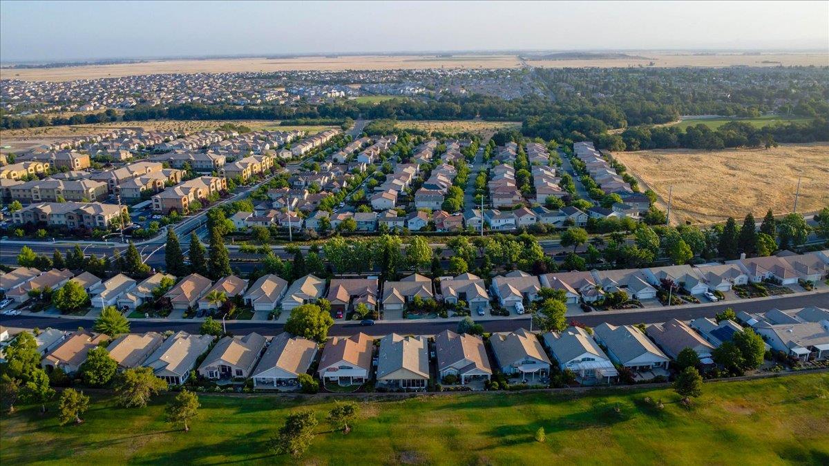 7552 School House Lane