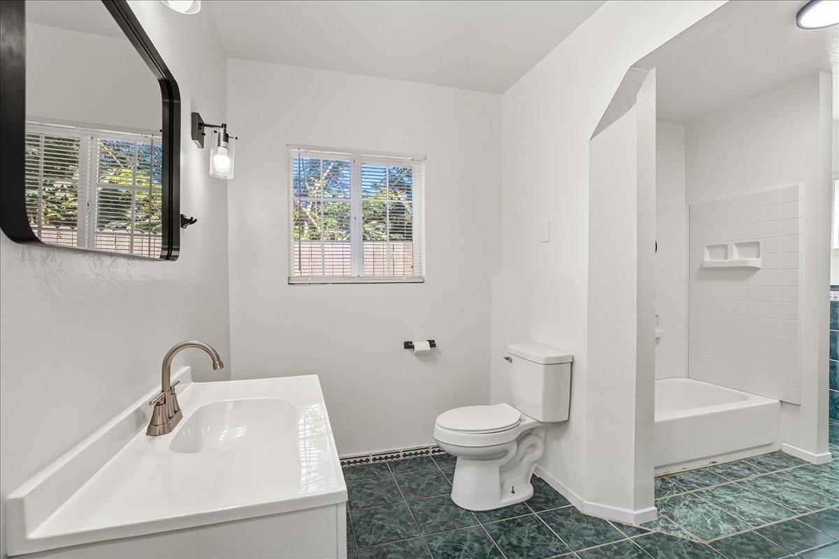 1025 Frederick Street